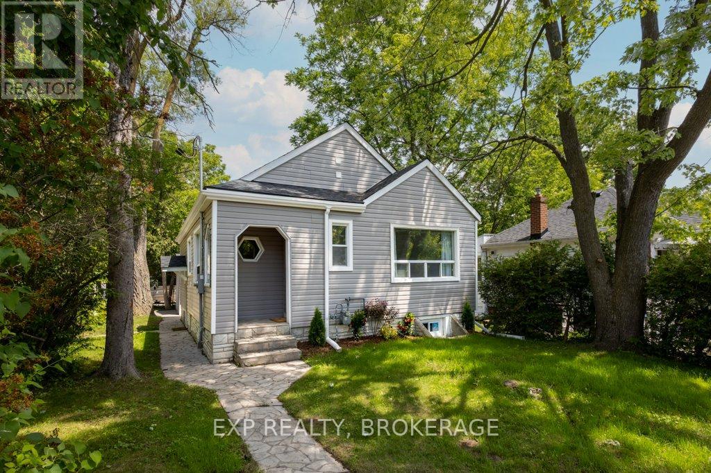 19 Scott Street, Kingston (Central City East), Ontario  K7L 1L3 - Photo 1 - X12520496