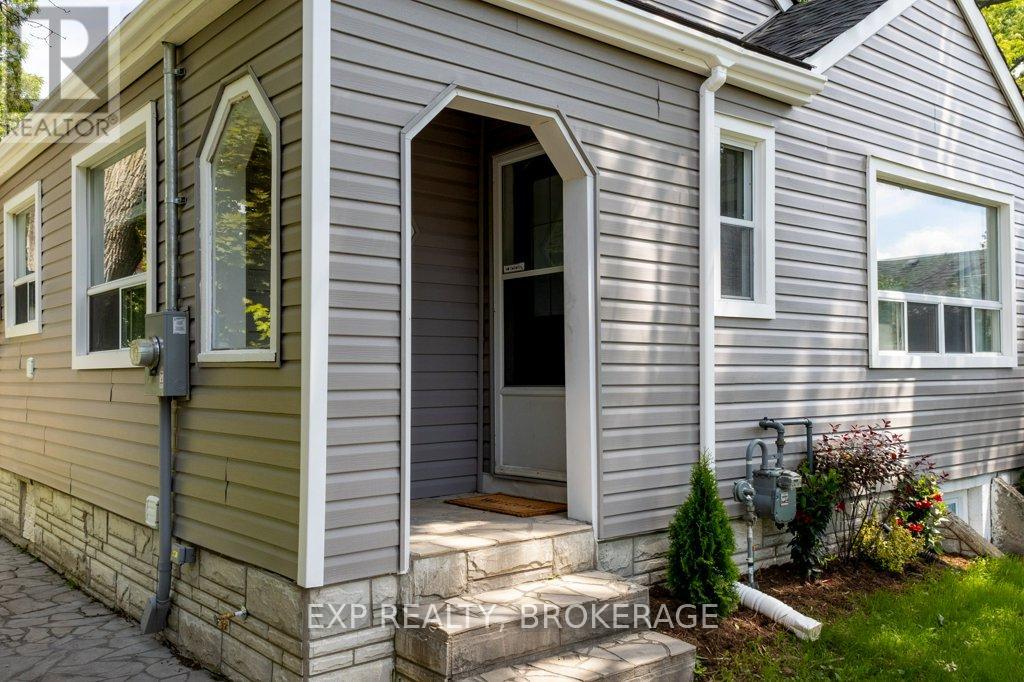 19 Scott Street, Kingston (Central City East), Ontario  K7L 1L3 - Photo 3 - X12520496