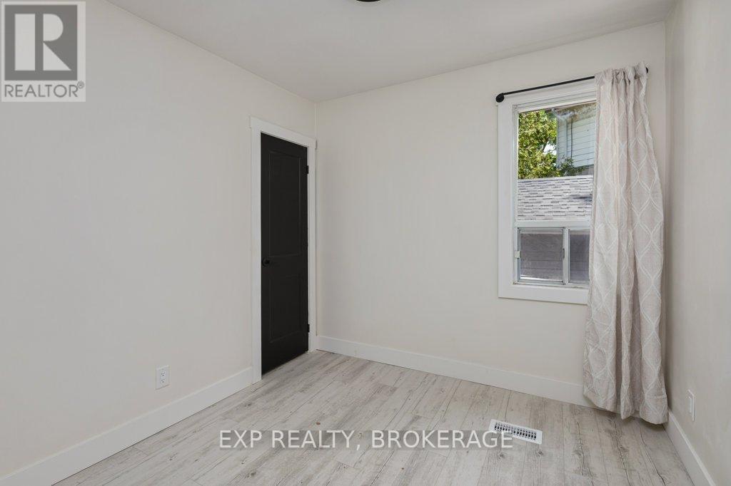 19 Scott Street, Kingston (Central City East), Ontario  K7L 1L3 - Photo 8 - X12520496