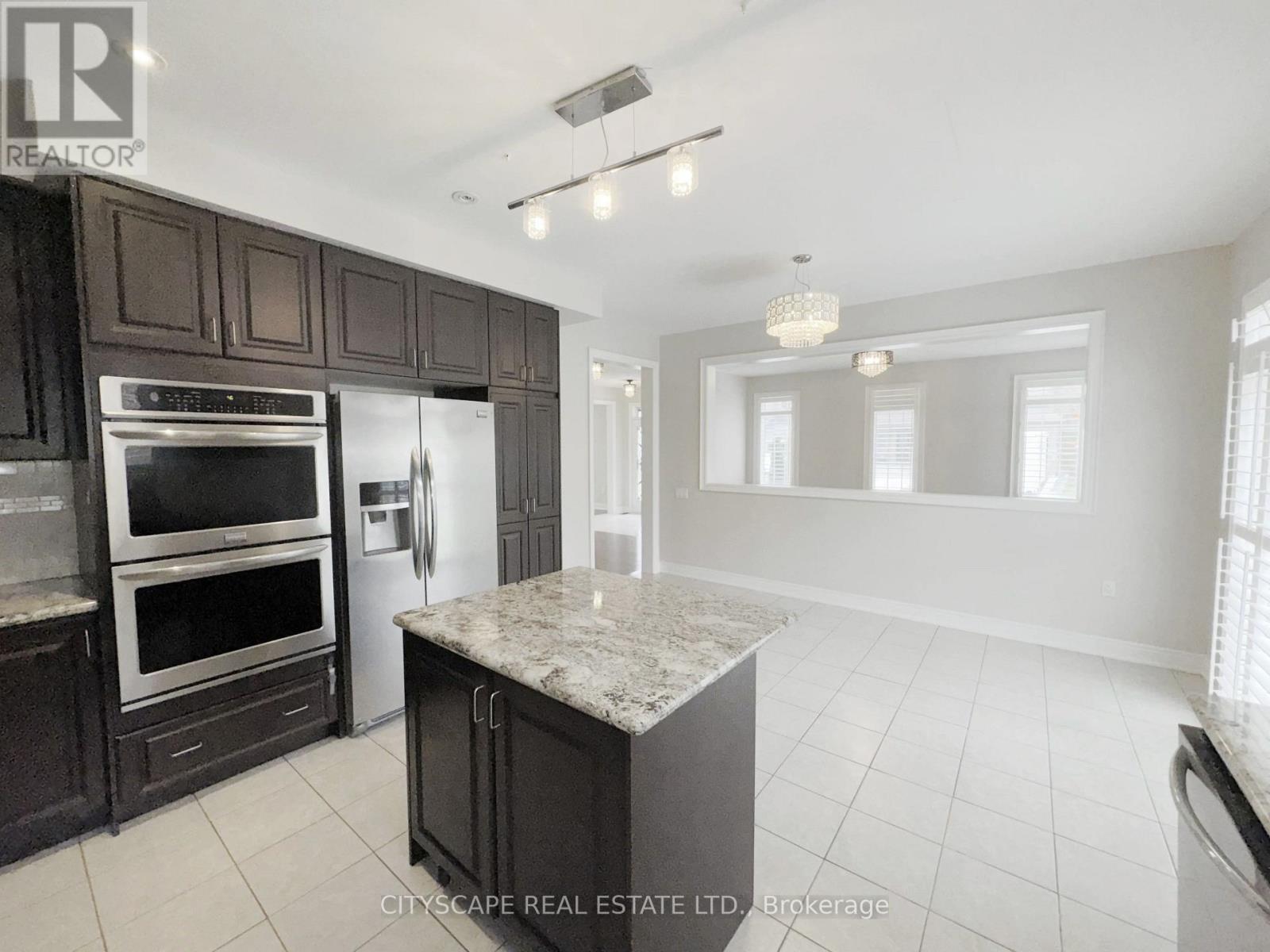 33 Brookwater Crescent, Caledon, Ontario  L7C 4A4 - Photo 13 - W12520444