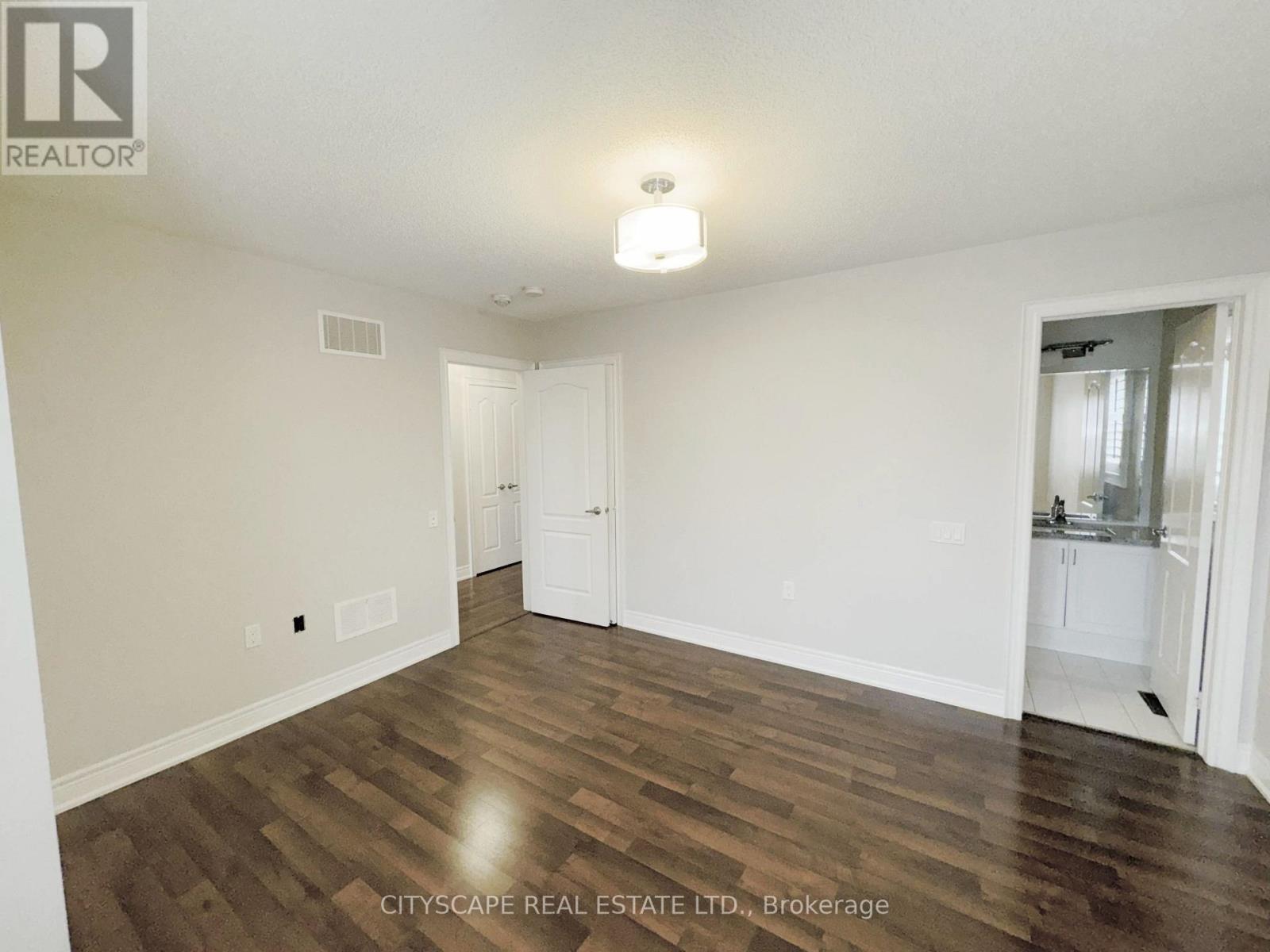 33 Brookwater Crescent, Caledon, Ontario  L7C 4A4 - Photo 25 - W12520444