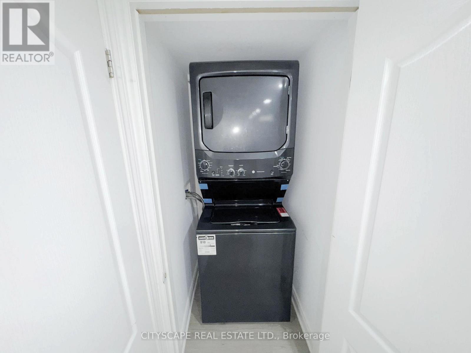 33 Brookwater Crescent, Caledon, Ontario  L7C 4A4 - Photo 41 - W12520444