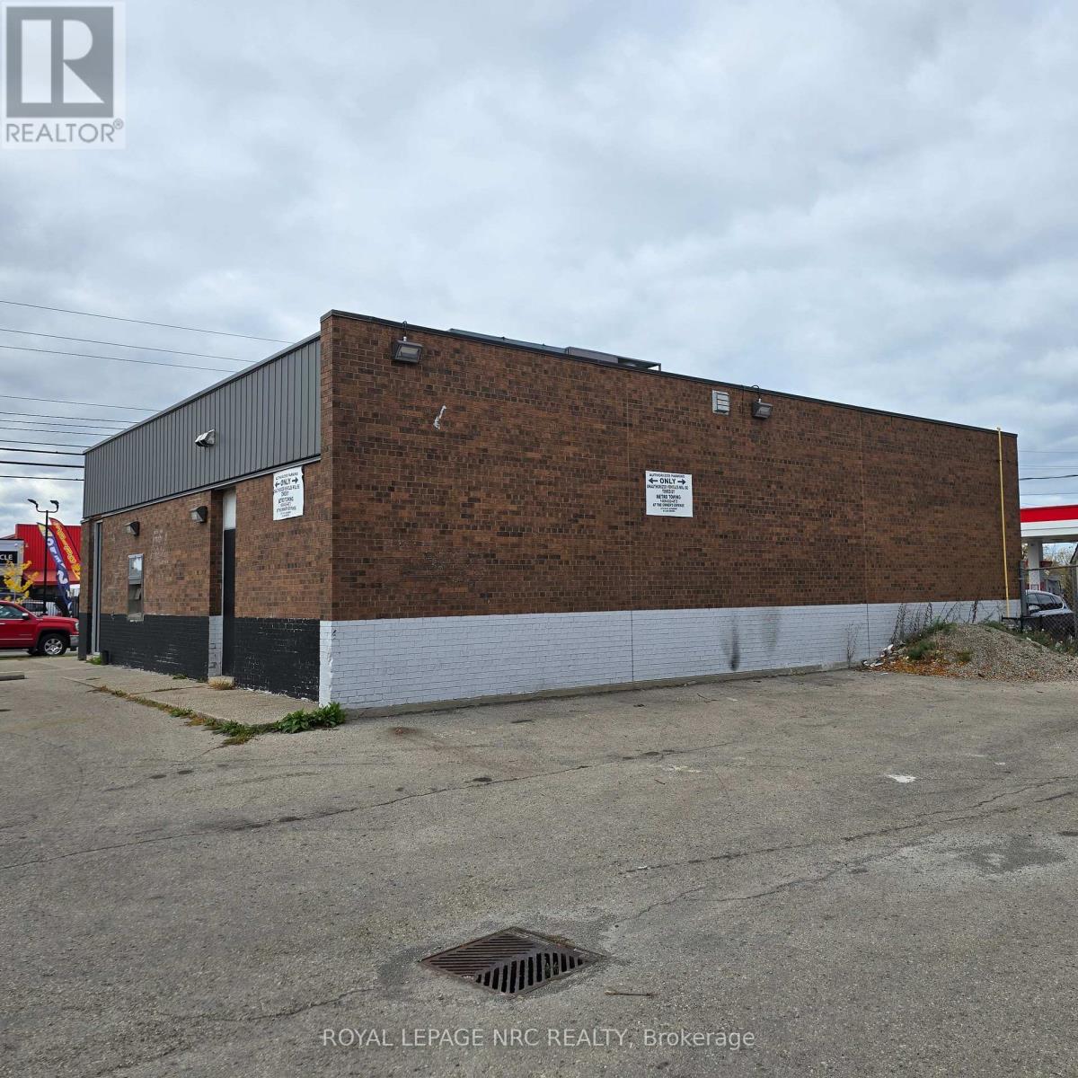 108 Hartzel Road, St. Catharines, Ontario  L2P 1N4 - Photo 4 - X12520504