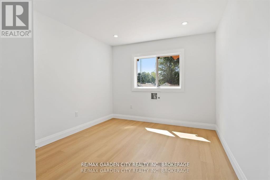 235 Lincoln Road W, Fort Erie, Ontario  L0S 1B0 - Photo 12 - X12520528