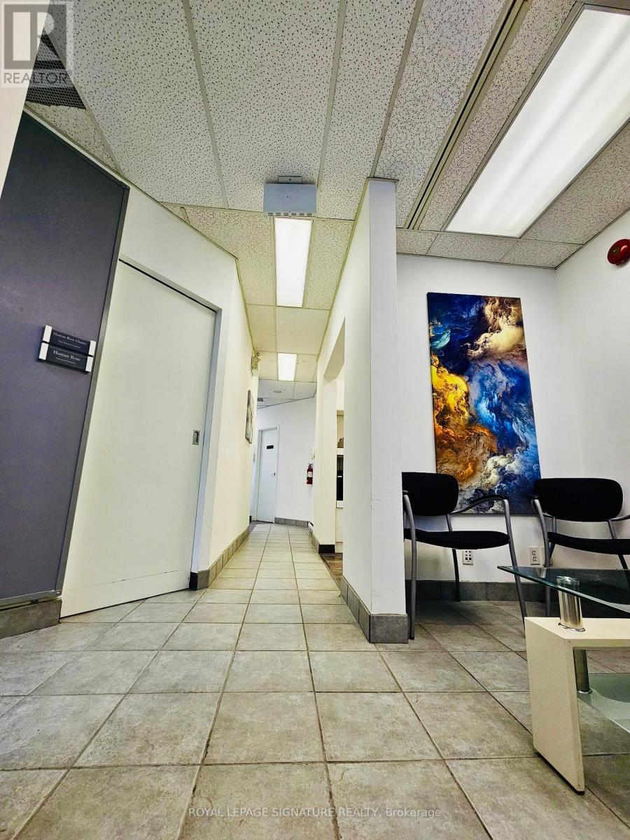 Unit 405 - 71 King Street W, Mississauga, Ontario L5B 4A2 - Photo 13 - W12516500