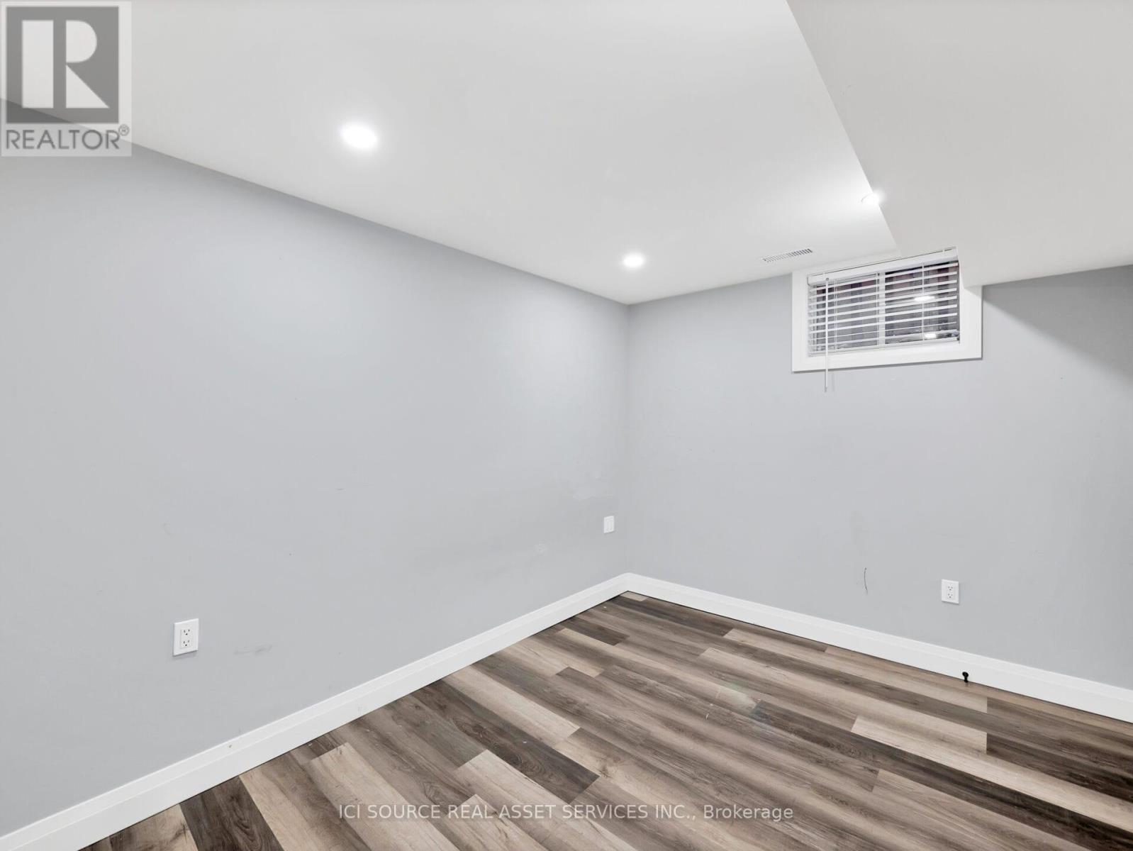 B - 93 Presidio Drive, Hamilton, Ontario  L8W 3C4 - Photo 11 - X12520462