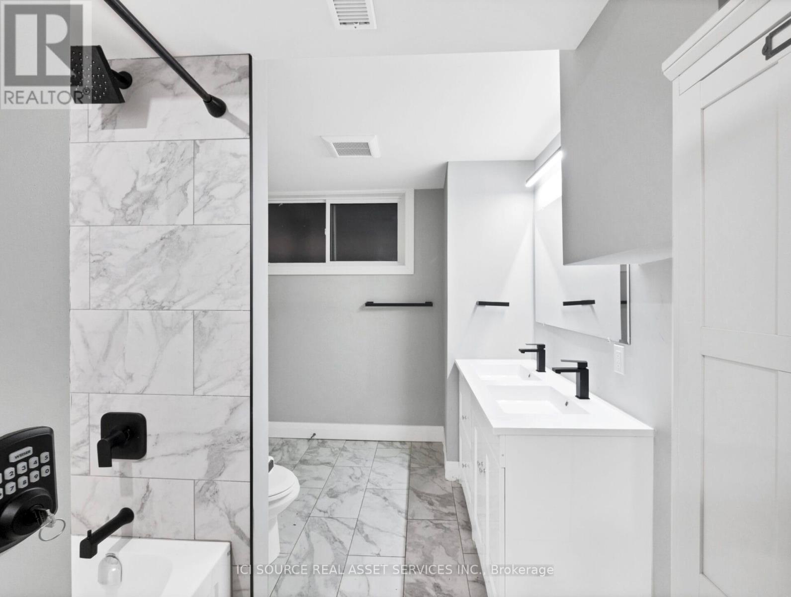 B - 93 Presidio Drive, Hamilton, Ontario  L8W 3C4 - Photo 14 - X12520462