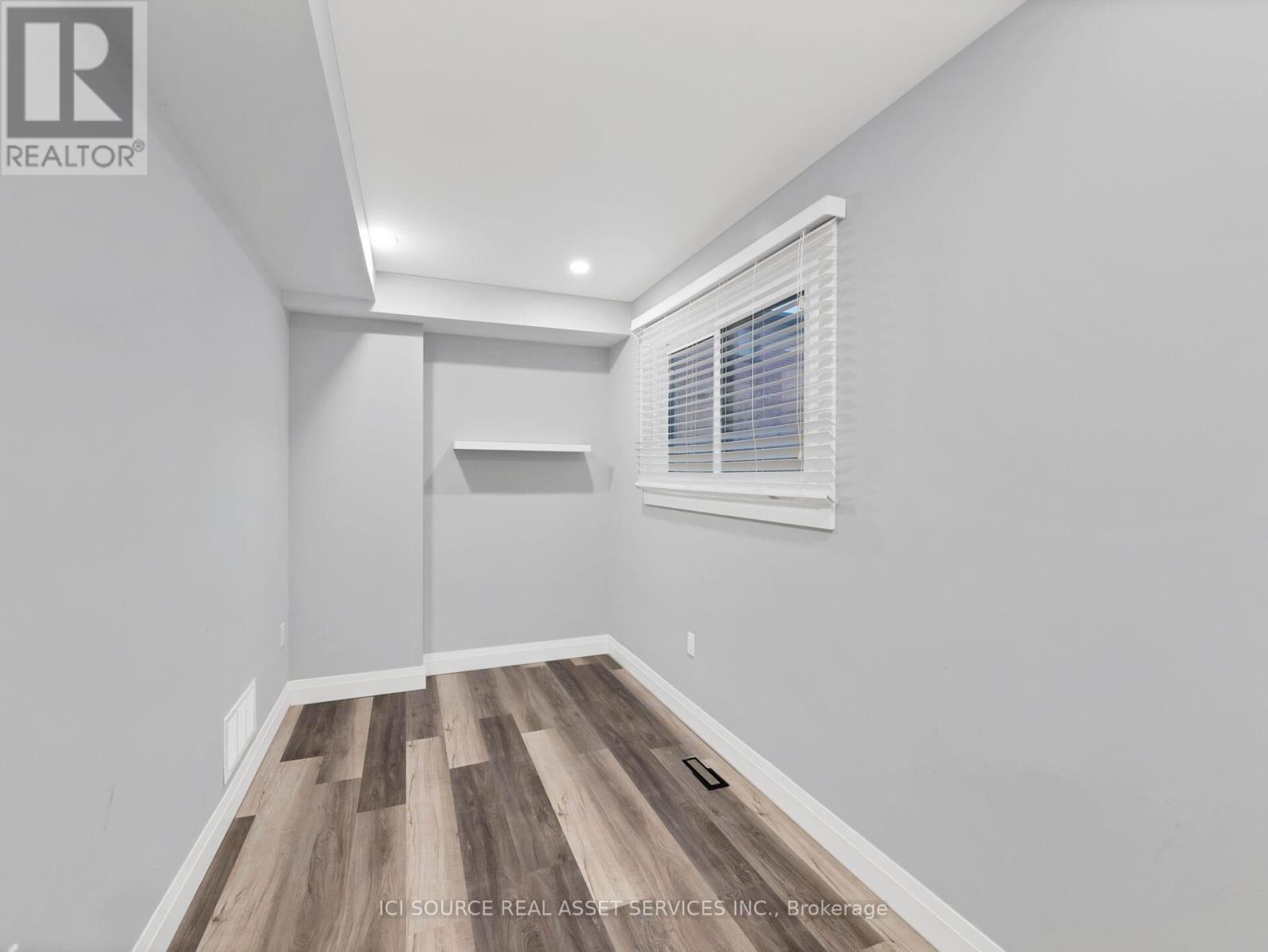 B - 93 Presidio Drive, Hamilton, Ontario  L8W 3C4 - Photo 7 - X12520462