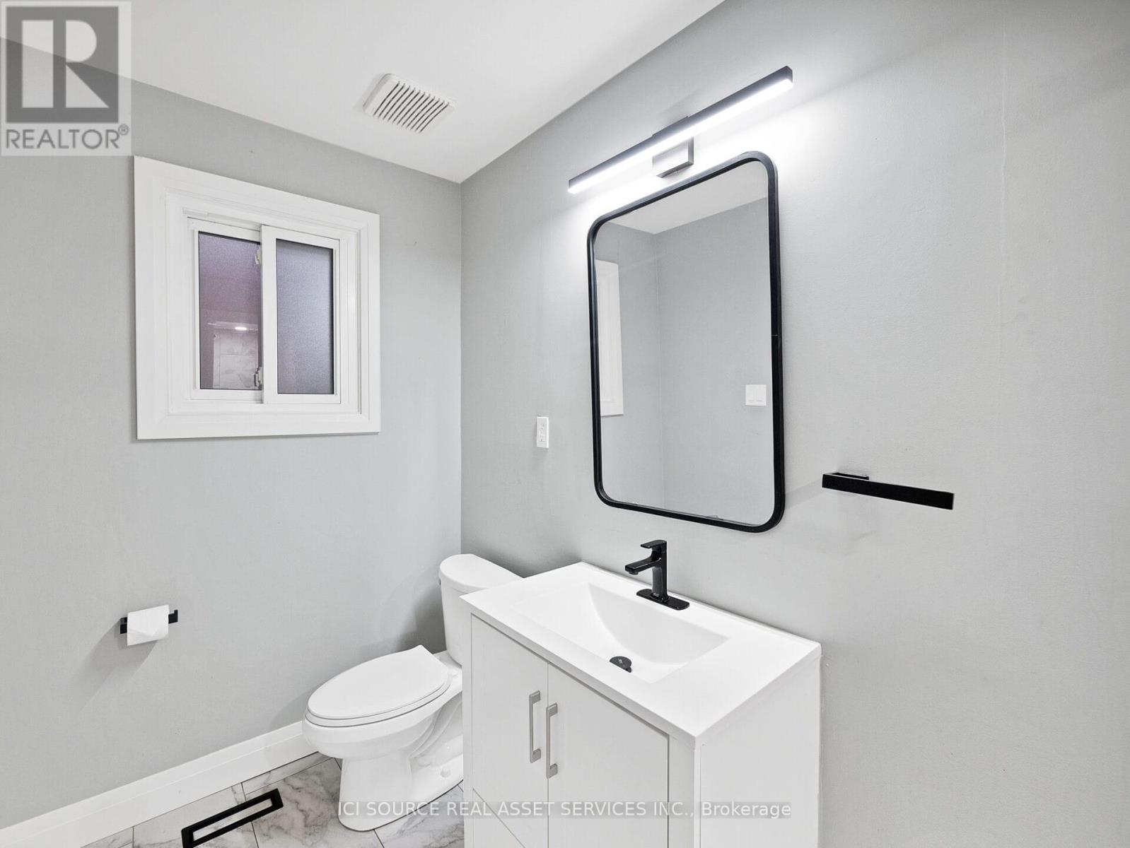 B - 93 Presidio Drive, Hamilton, Ontario  L8W 3C4 - Photo 9 - X12520462