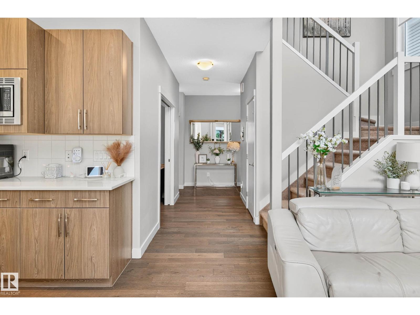 5915 19 Av Sw, Edmonton, Alberta  T6X 2A2 - Photo 8 - E4456233