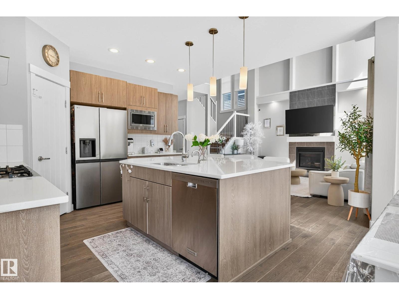 5915 19 Av Sw, Edmonton, Alberta  T6X 2A2 - Photo 11 - E4456233