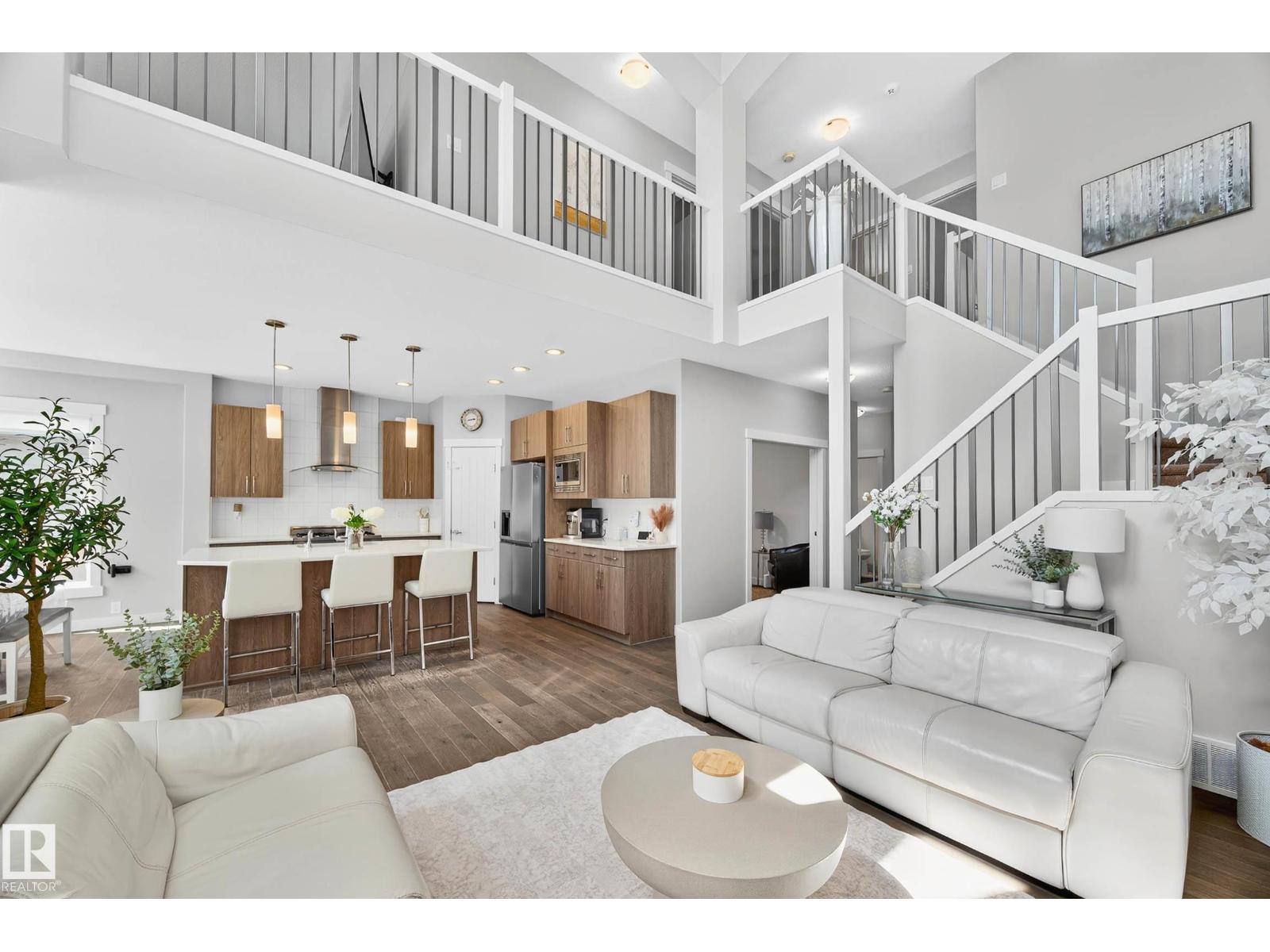 5915 19 Av Sw, Edmonton, Alberta  T6X 2A2 - Photo 4 - E4456233