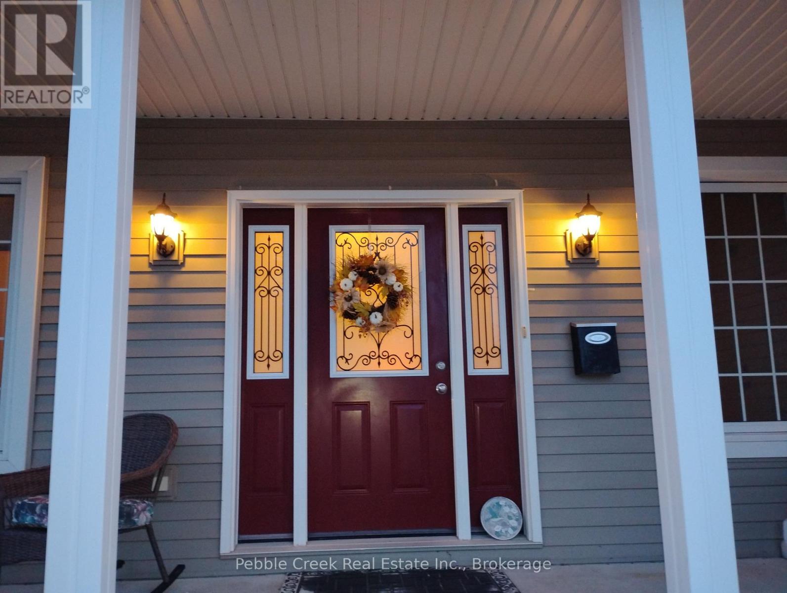 97 St Patrick Street, Goderich, Ontario N7A 2L5 - Photo 2 - X12520512