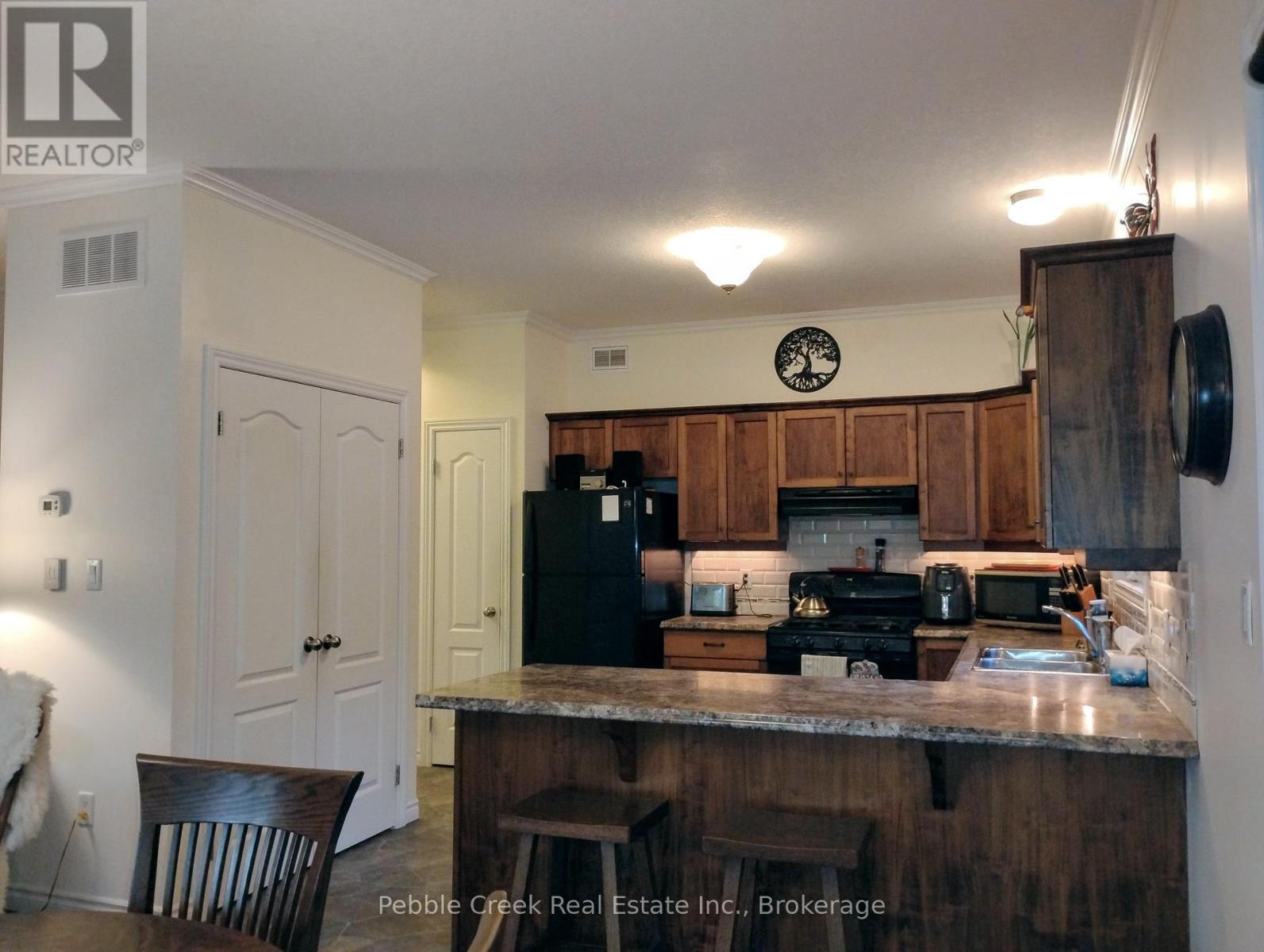 97 St Patrick Street, Goderich, Ontario N7A 2L5 - Photo 8 - X12520512