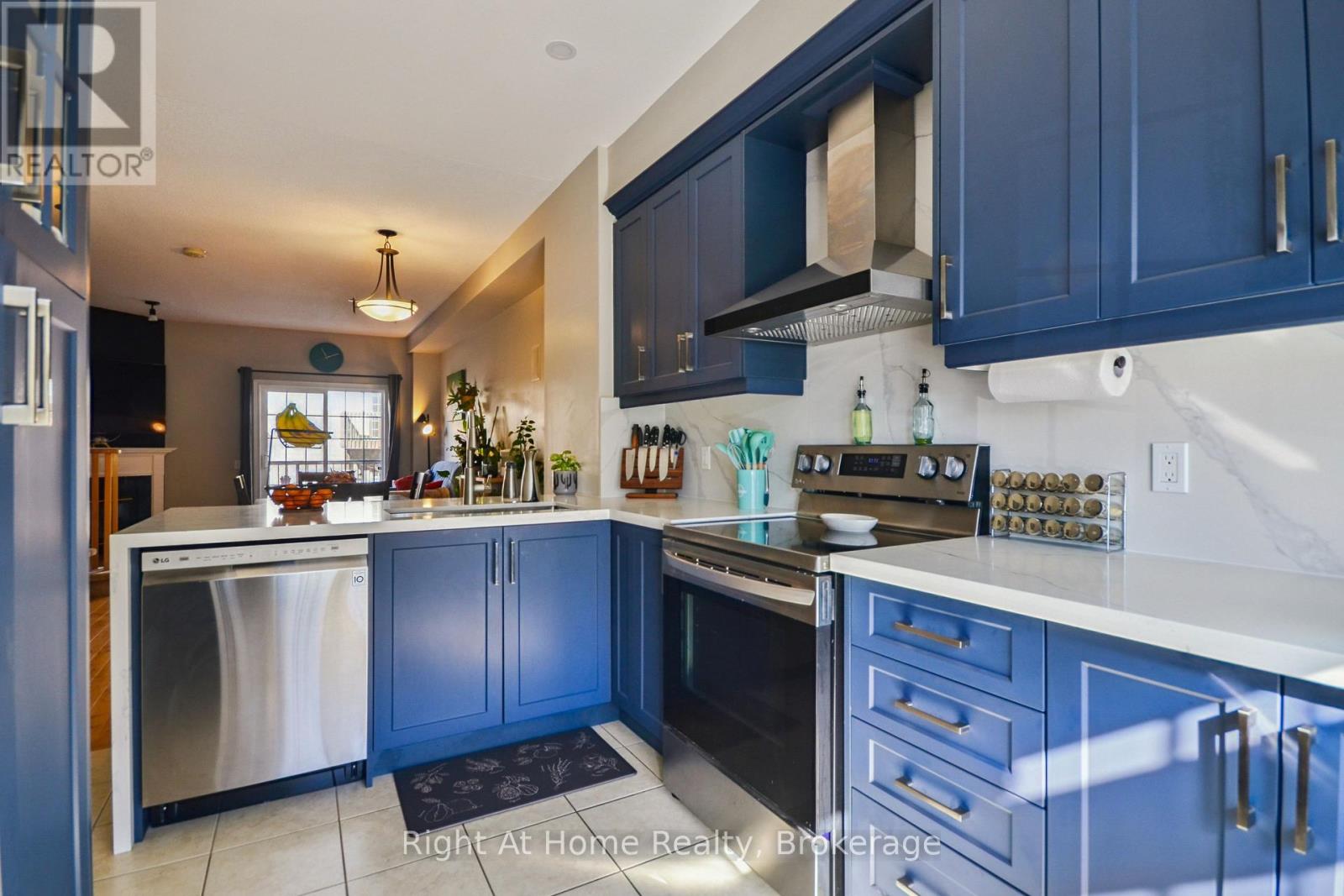 34 - 5080 FAIRVIEW STREET, Burlington, Ontario