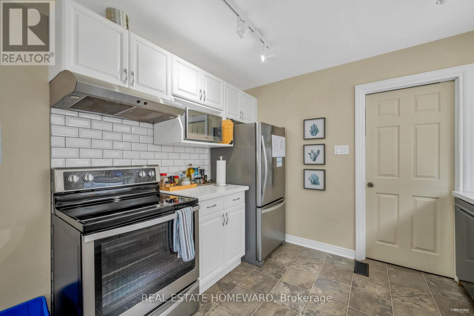 5 Highvale Road, Toronto, Ontario  M1L 3R2 - Photo 5 - E12520506