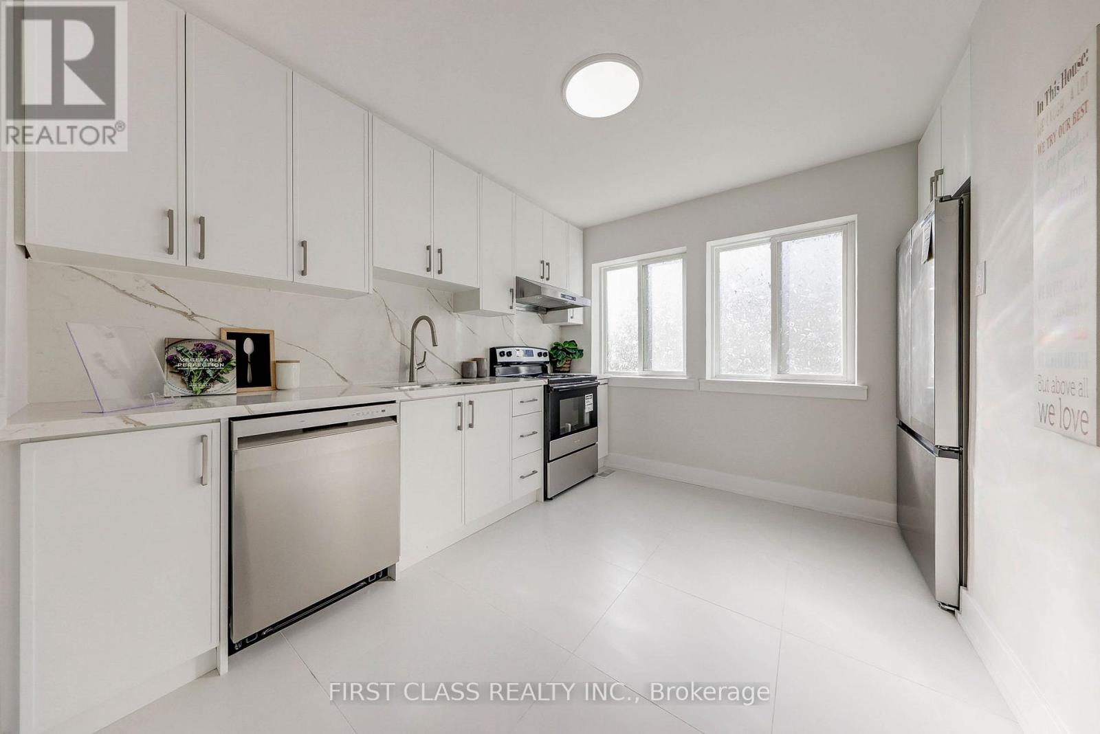 214 Linden Avenue, Toronto, Ontario  M1K 3H8 - Photo 9 - E12520534