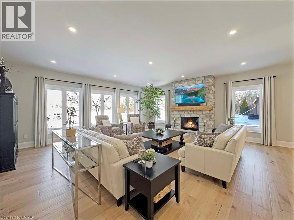 360 Robinson Road, Brantford, Ontario  N3T 5L7 - Photo 14 - 40785671