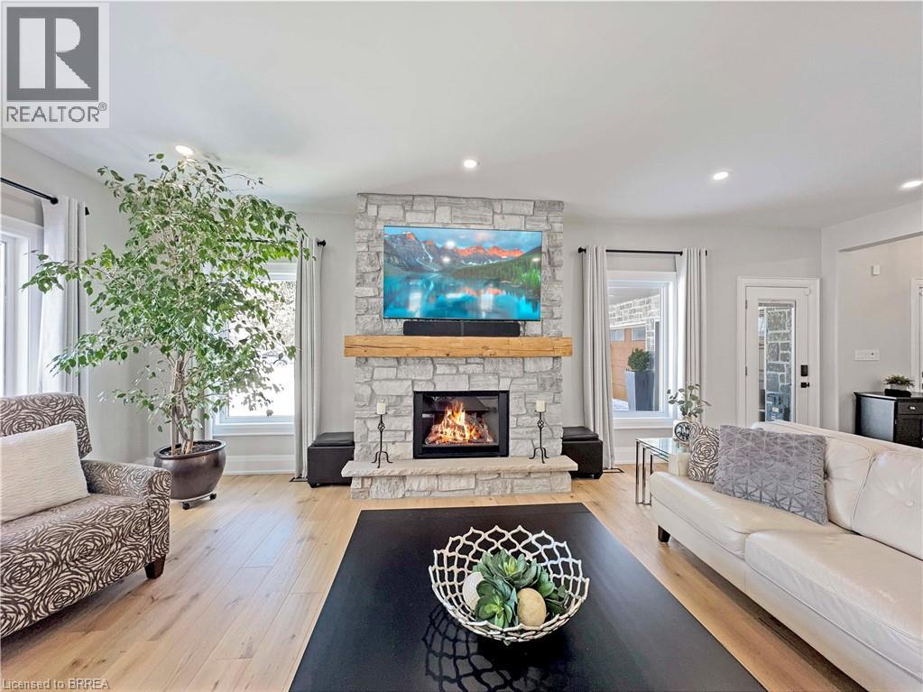 360 Robinson Road, Brantford, Ontario  N3T 5L7 - Photo 15 - 40785671