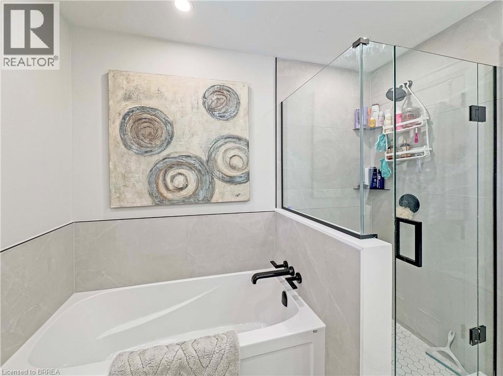 360 Robinson Road, Brantford, Ontario  N3T 5L7 - Photo 28 - 40785671