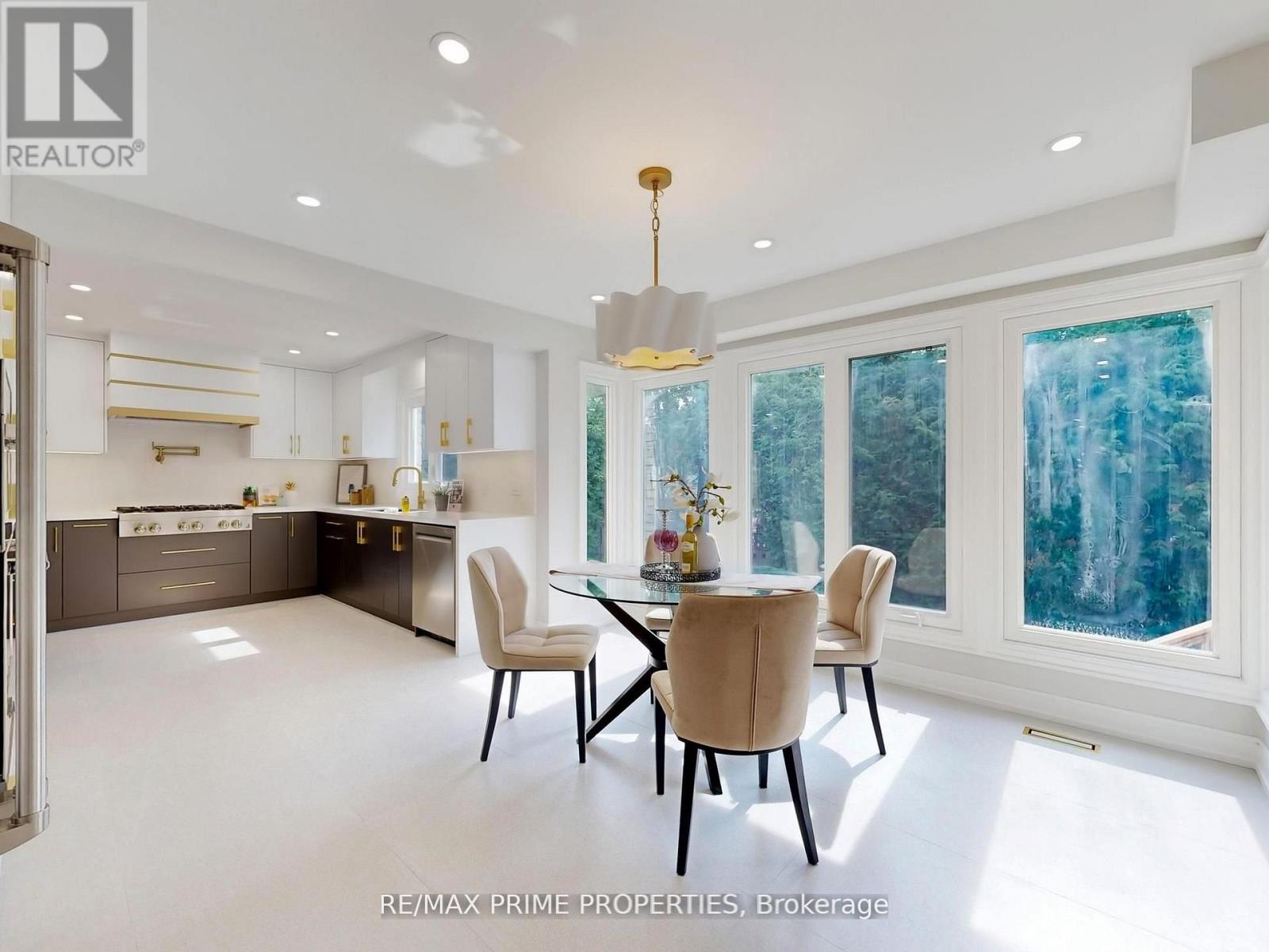 137 Old Surrey Lane, Richmond Hill, Ontario  L4C 6R9 - Photo 13 - N12520470