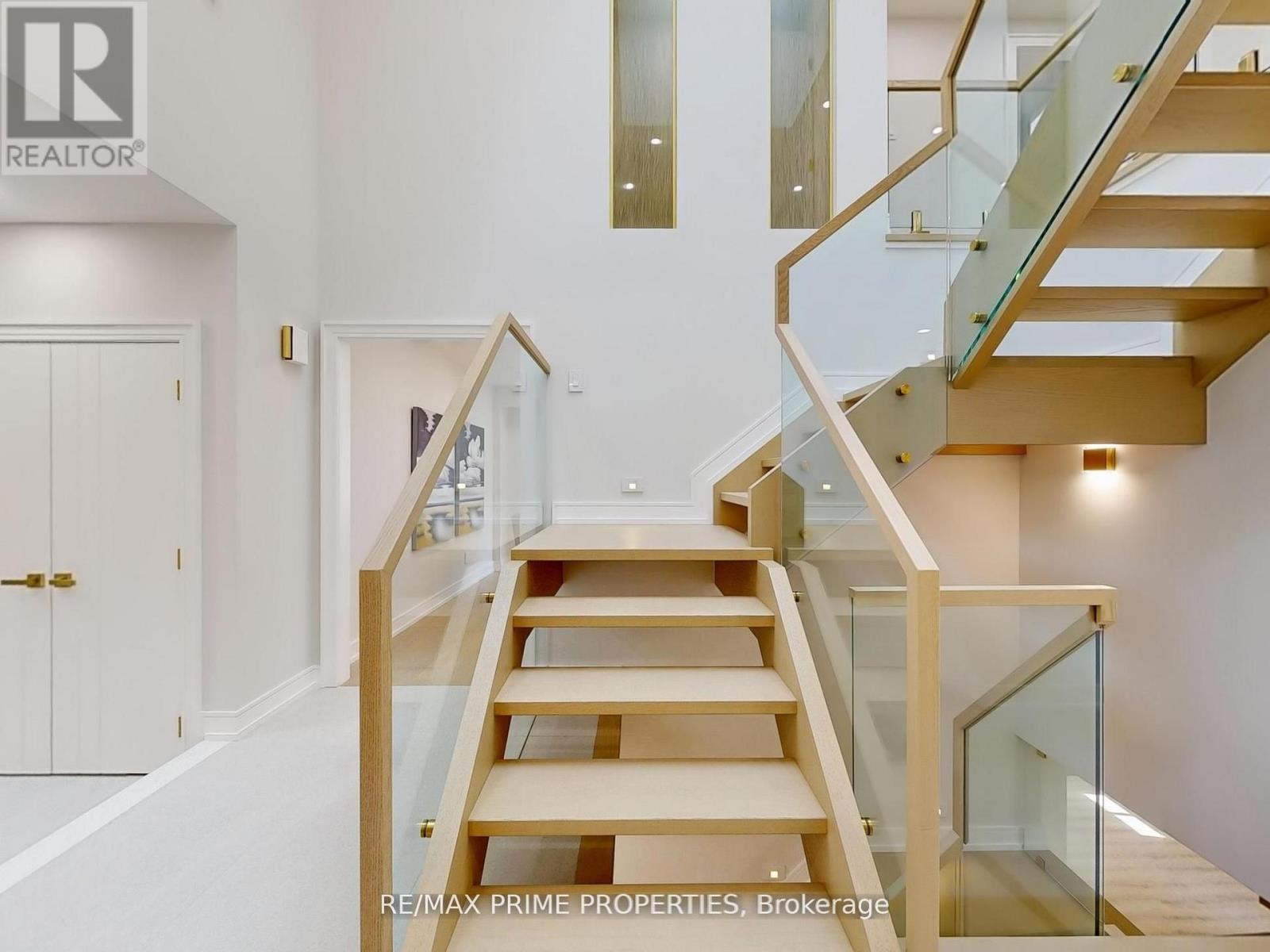 137 Old Surrey Lane, Richmond Hill, Ontario  L4C 6R9 - Photo 18 - N12520470