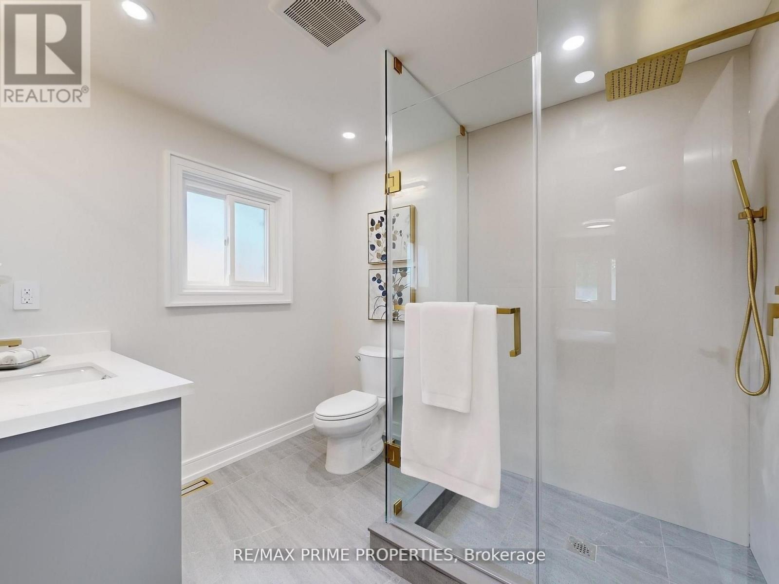 137 Old Surrey Lane, Richmond Hill, Ontario  L4C 6R9 - Photo 35 - N12520470