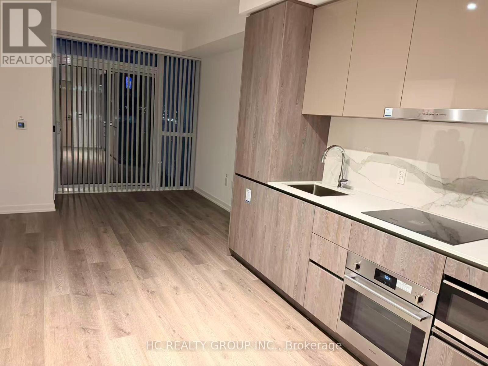 903 - 8 Interchange Way, Vaughan, Ontario  L4K 0R2 - Photo 4 - N12520516