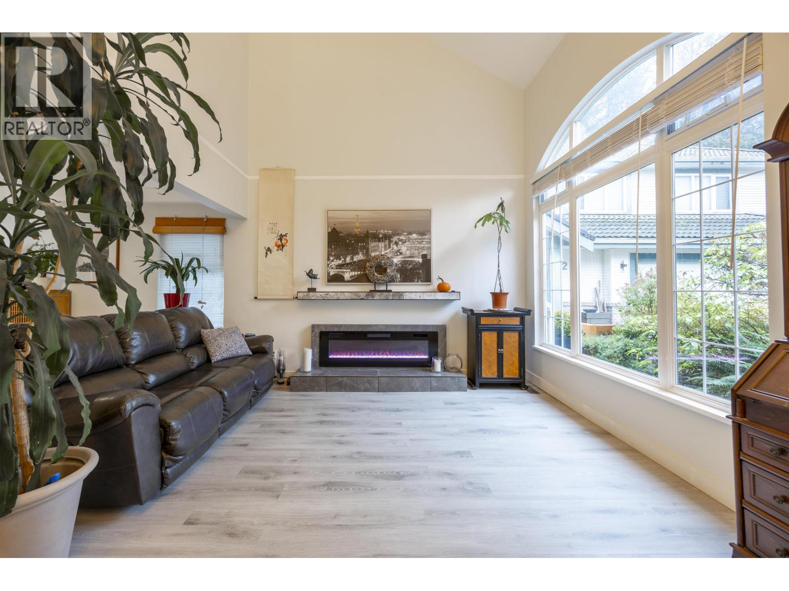 1590 Plateau Crescent, Coquitlam, British Columbia  V3E 3B3 - Photo 8 - R3063411