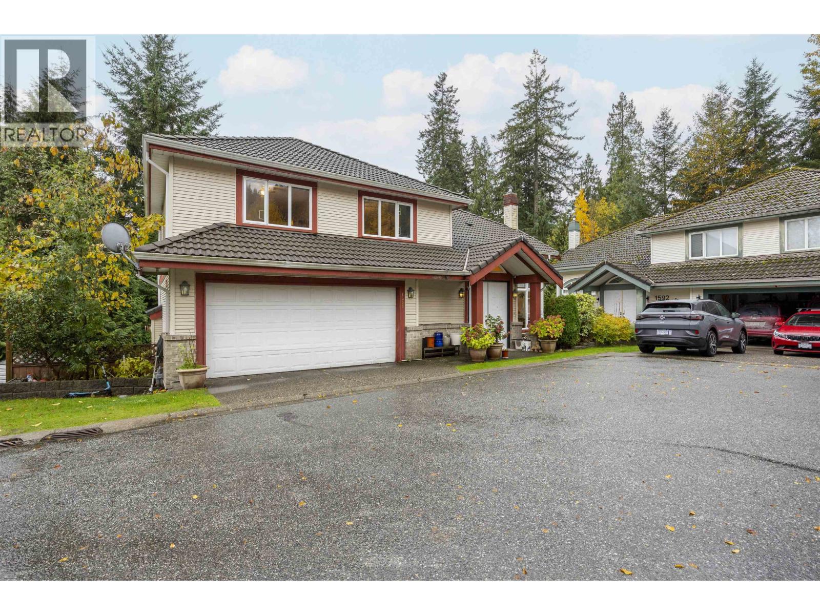 1590 Plateau Crescent, Coquitlam, British Columbia  V3E 3B3 - Photo 2 - R3063411