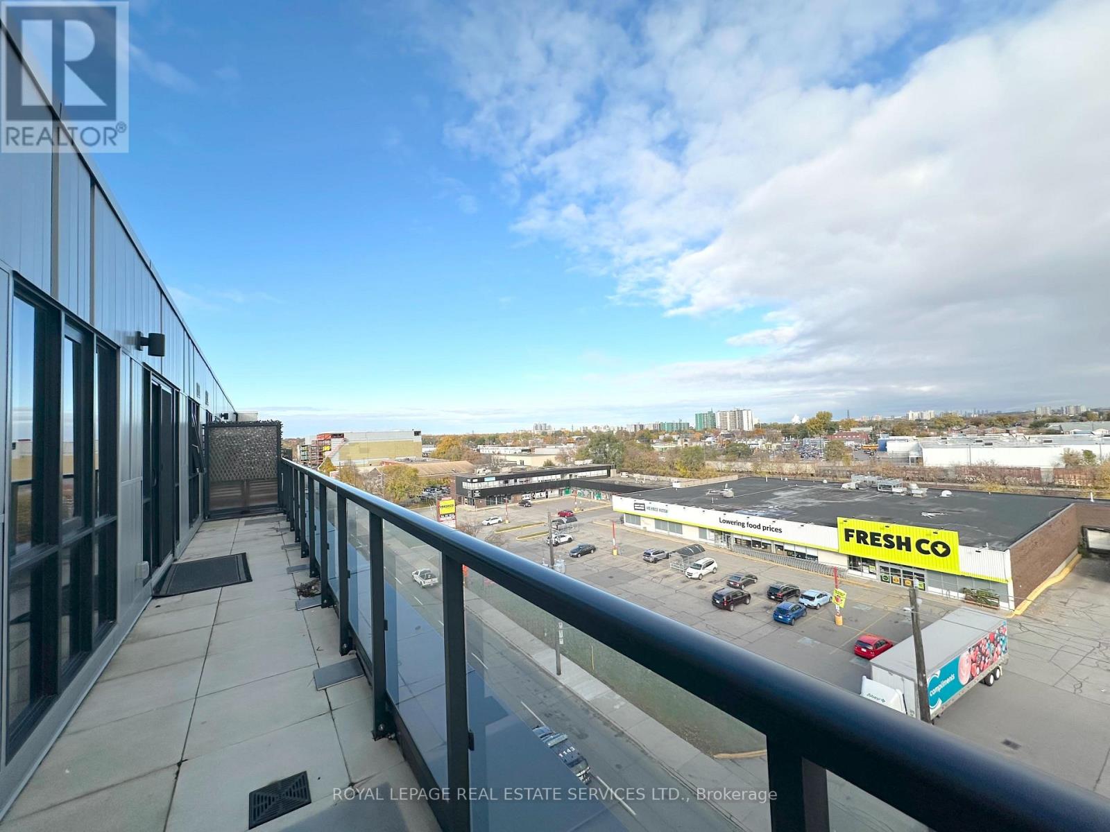 708 - 3385 Dundas Street W, Toronto (Runnymede-Bloor West Village), Ontario  M6S 2S2 - Photo 15 - W12520478