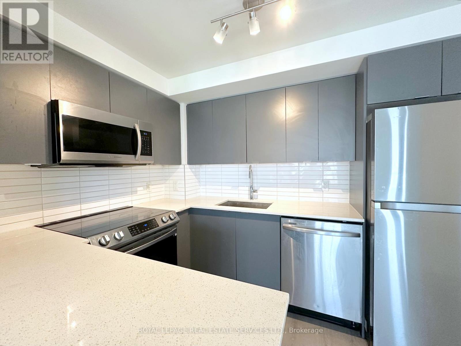 708 - 3385 Dundas Street W, Toronto (Runnymede-Bloor West Village), Ontario  M6S 2S2 - Photo 7 - W12520478