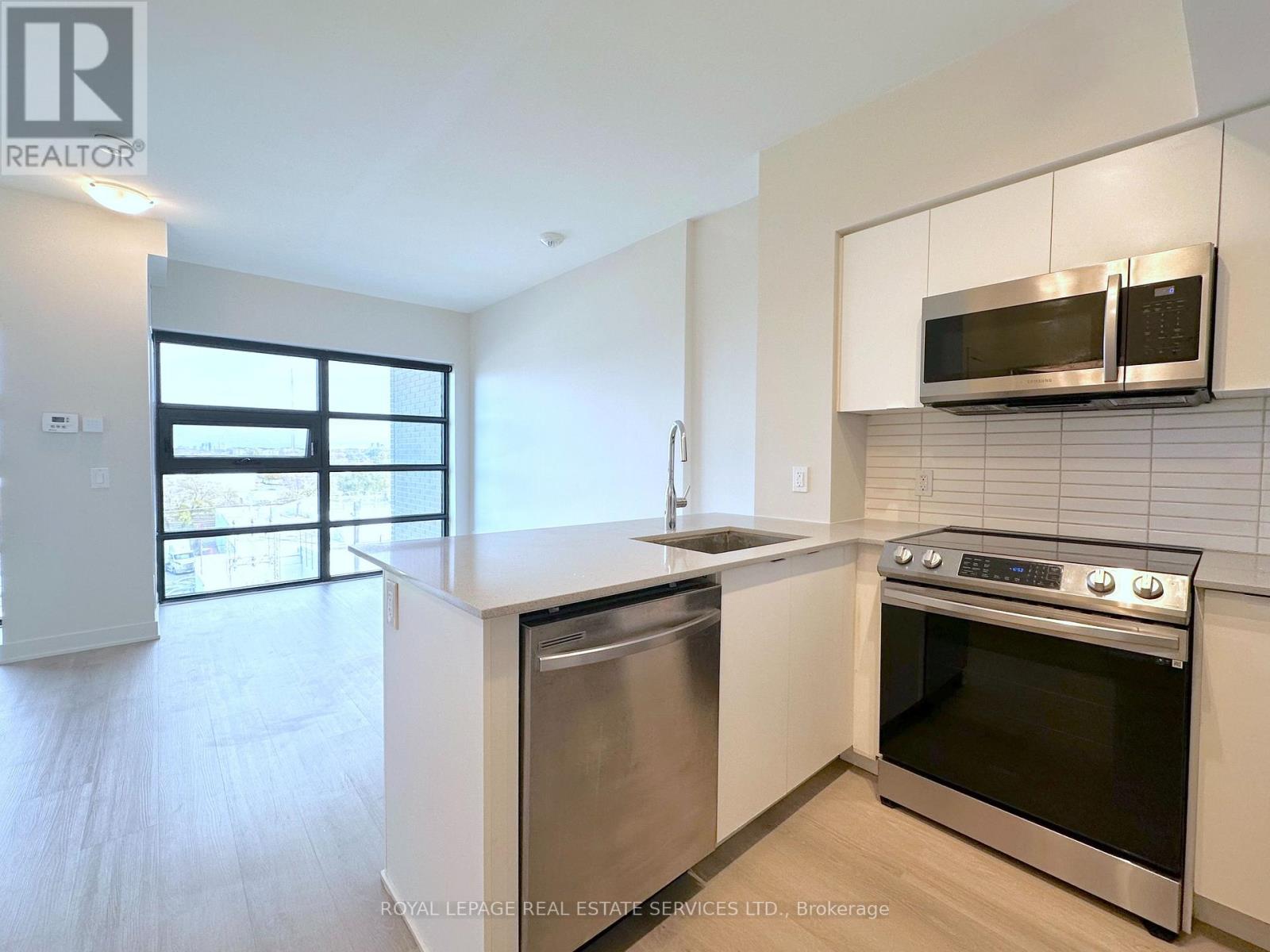 616 - 3385 Dundas Street W, Toronto (Runnymede-Bloor West Village), Ontario  M6S 2S2 - Photo 2 - W12520480