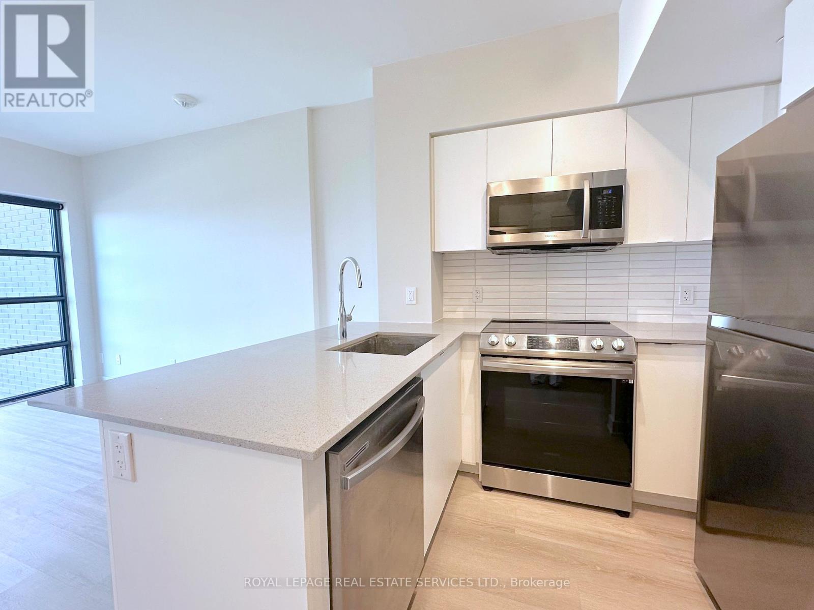 616 - 3385 Dundas Street W, Toronto (Runnymede-Bloor West Village), Ontario  M6S 2S2 - Photo 3 - W12520480