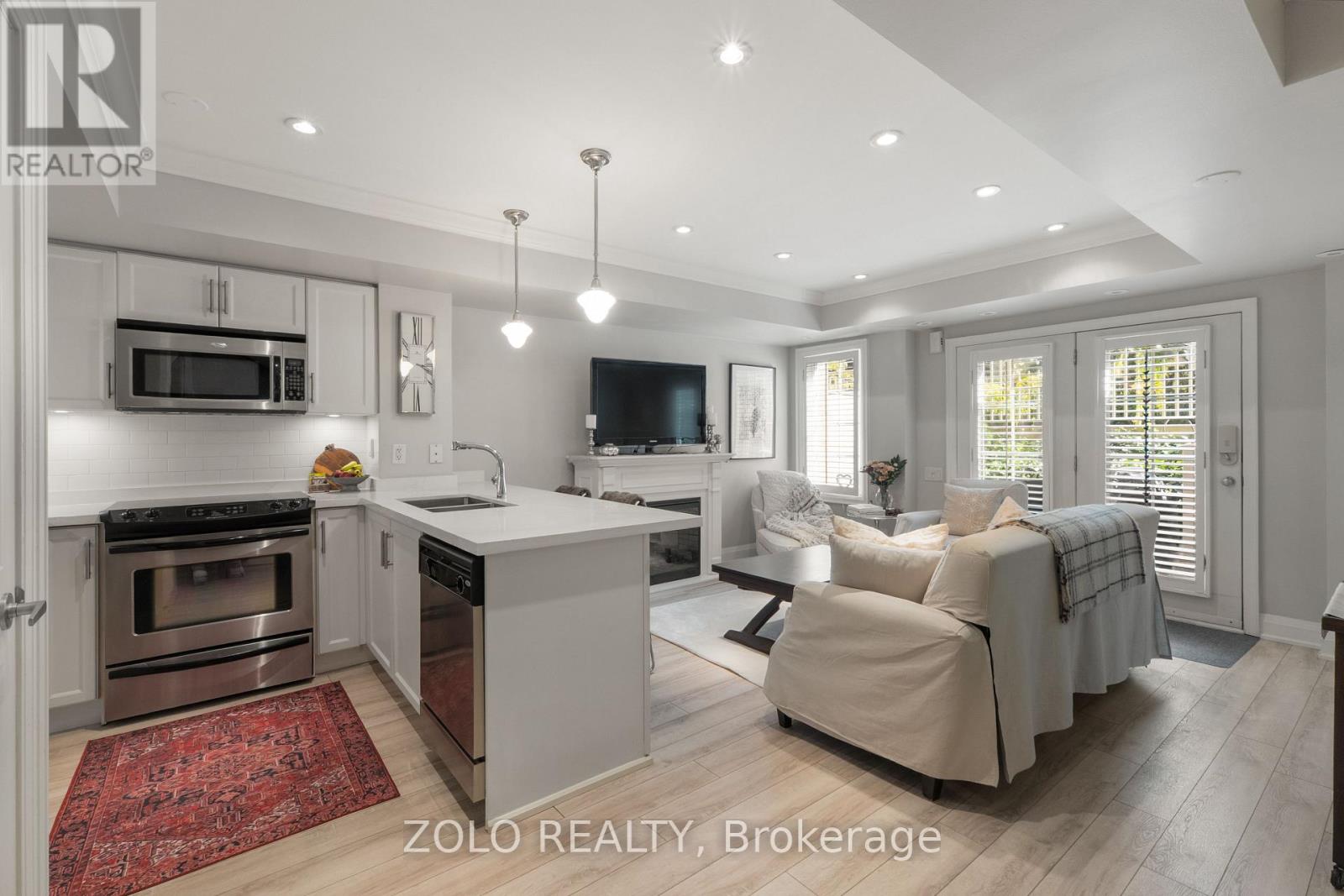 39 - 93 The Queensway, Toronto, Ontario  M6S 5A7 - Photo 5 - W12520494