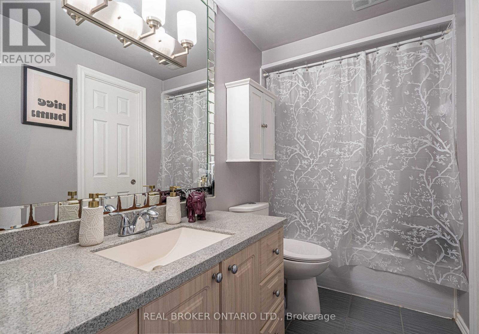 27 Kingswood Drive, Brampton, Ontario  L6V 2X5 - Photo 21 - W12520518