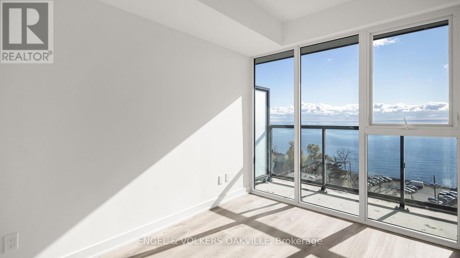 905 - 370 Martha Street, Burlington, Ontario  L7R 0G9 - Photo 18 - W12520524