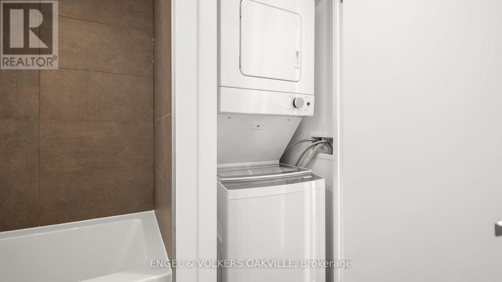 905 - 370 Martha Street, Burlington, Ontario  L7R 0G9 - Photo 25 - W12520524