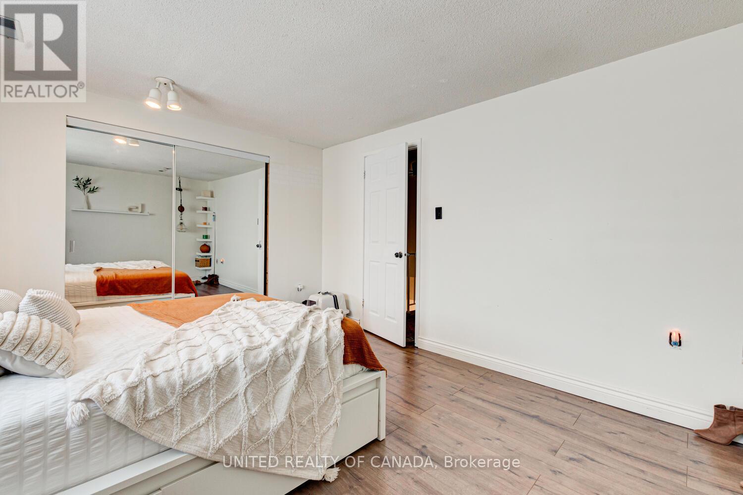 1264 Limberlost Road, London North, Ontario N6G 3A5 - Photo 18 - X12520288