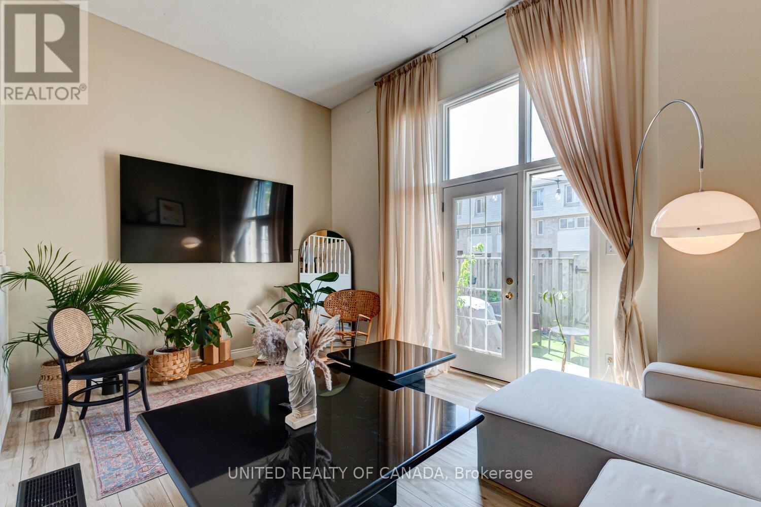 1264 Limberlost Road, London North, Ontario N6G 3A5 - Photo 6 - X12520288