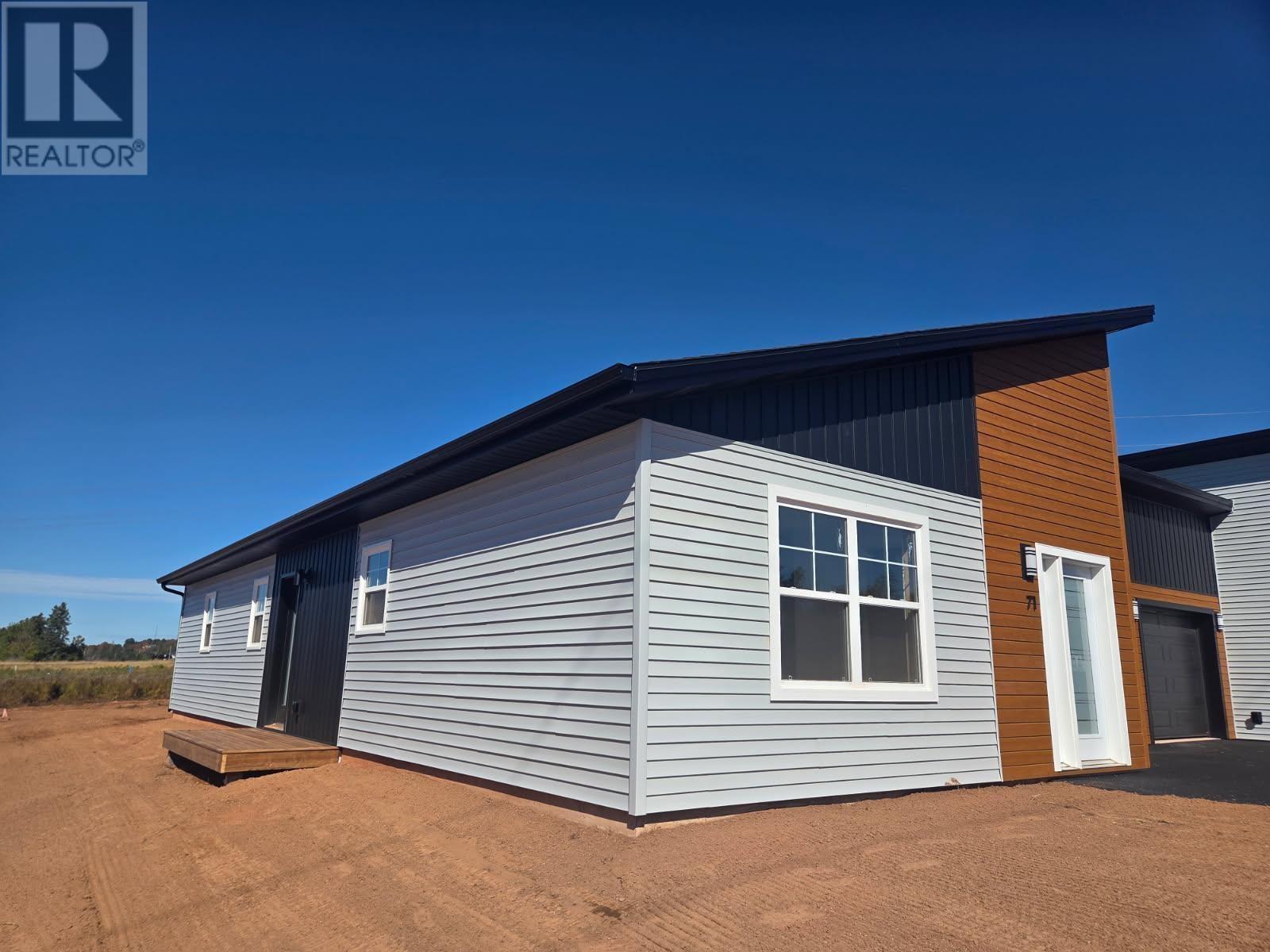 71 Aiden Street, West Royalty, Prince Edward Island  C1A 3J4 - Photo 2 - 202527470