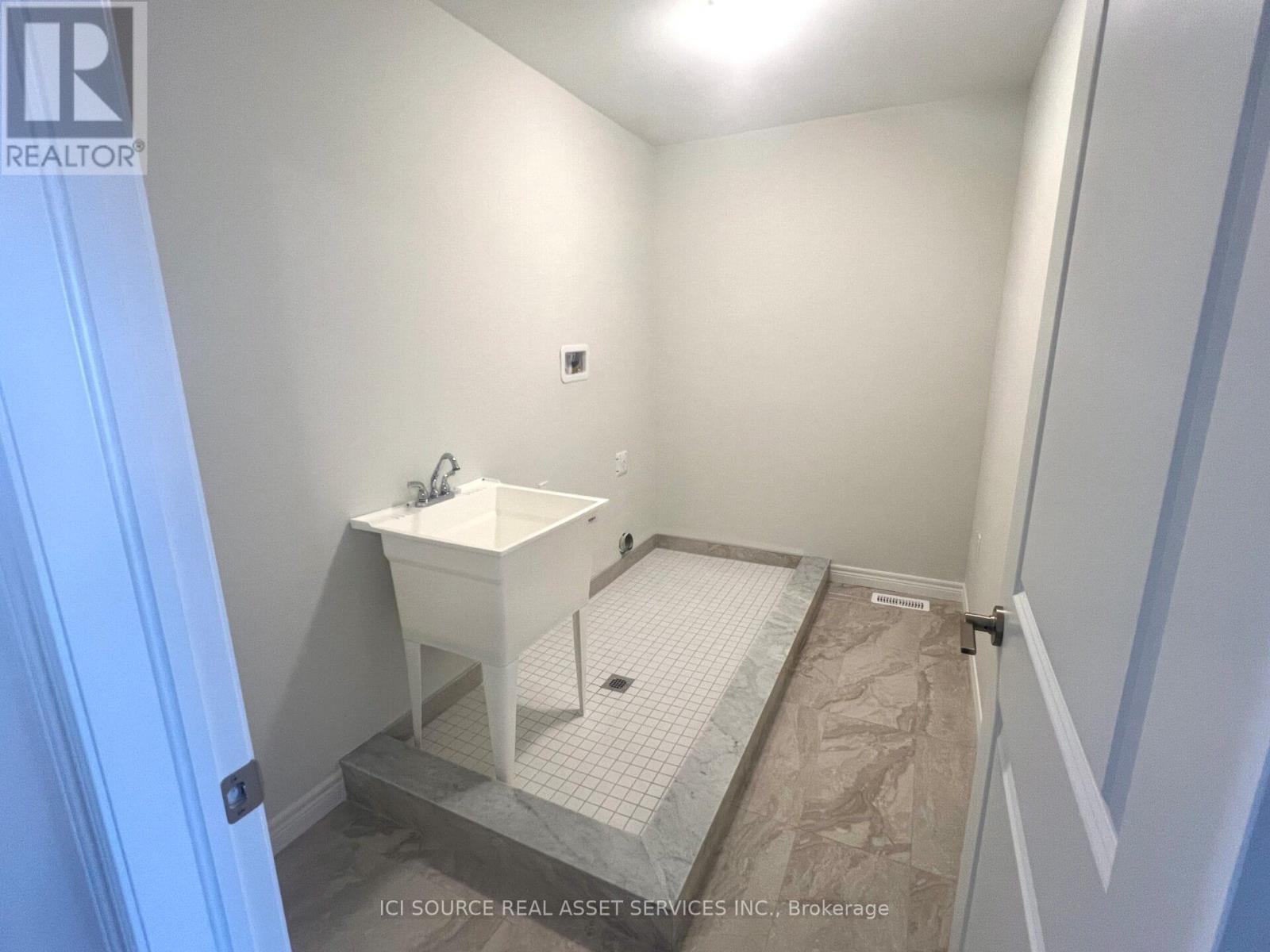 264 Tanglewood Drive, Hamilton, Ontario  L0R 1C0 - Photo 17 - X12520498