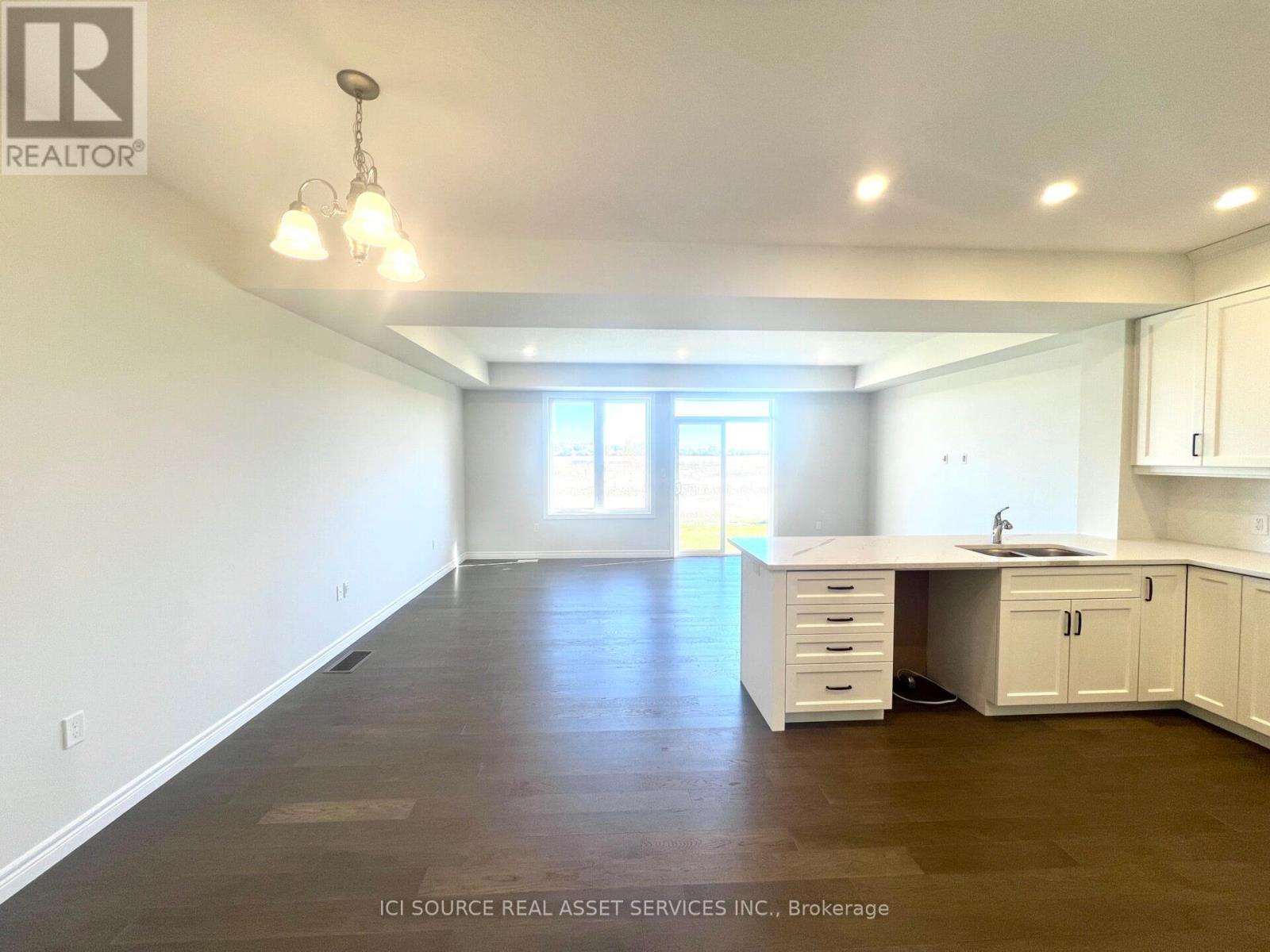 264 Tanglewood Drive, Hamilton, Ontario  L0R 1C0 - Photo 5 - X12520498