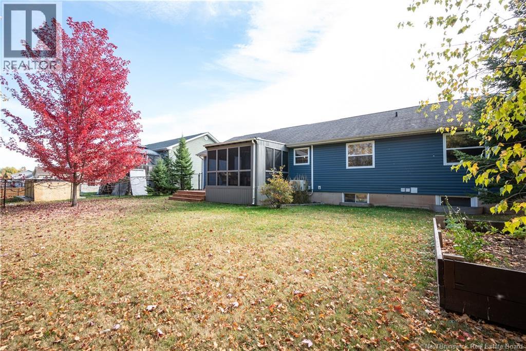 16 Melinda, Dieppe, New Brunswick  E1A 0W8 - Photo 3 - NB128426