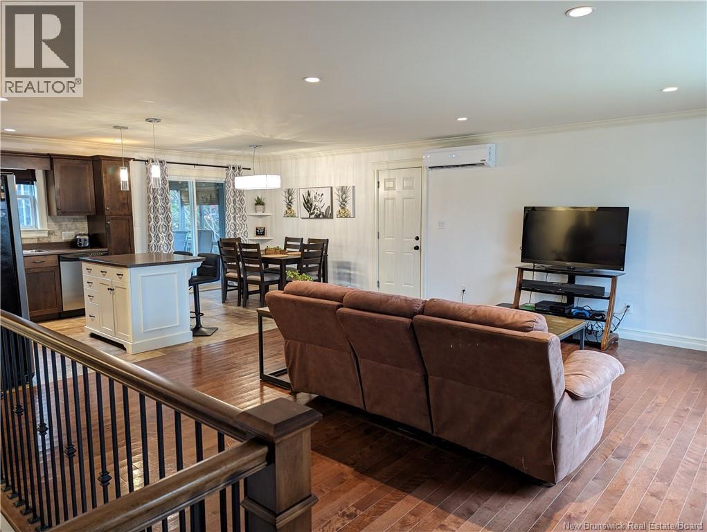 16 Melinda, Dieppe, New Brunswick  E1A 0W8 - Photo 7 - NB128426