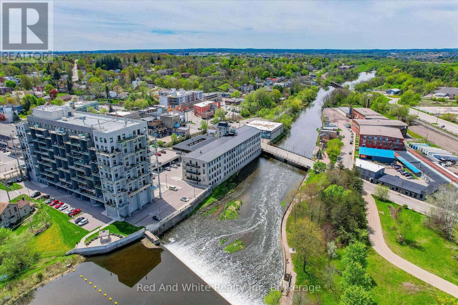 308 - 19 Guelph Avenue, Cambridge, Ontario  N3C 1A2 - Photo 2 - X12474926