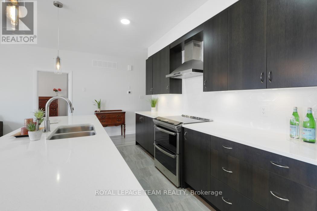 818 Companion Crescent, Ottawa, Ontario  K4M 0X1 - Photo 15 - X12399996