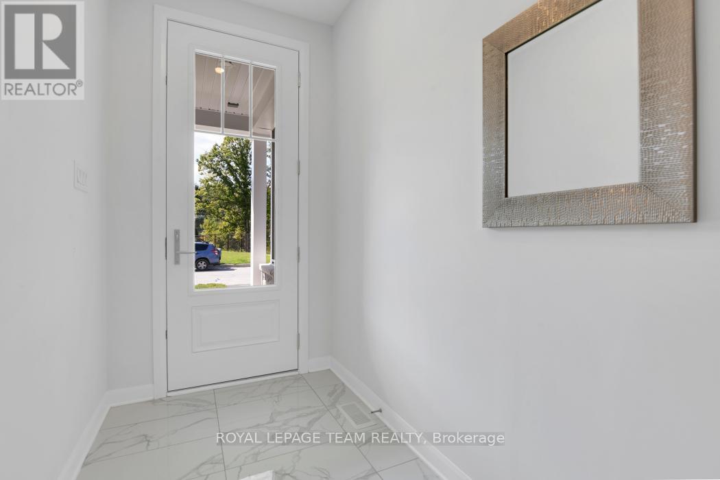 818 Companion Crescent, Ottawa, Ontario  K4M 0X1 - Photo 4 - X12399996