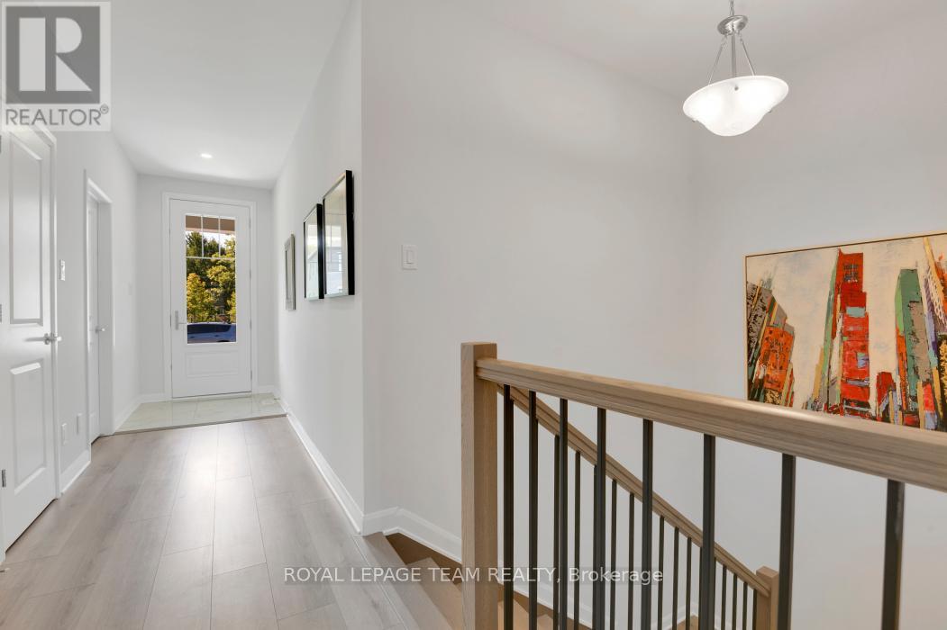 818 Companion Crescent, Ottawa, Ontario  K4M 0X1 - Photo 5 - X12399996