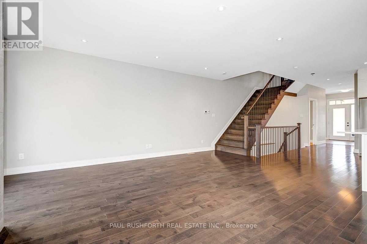 837 Connaught Avenue, Ottawa, Ontario K2B 5M5 - Photo 5 - X12480603